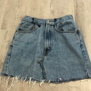 LEVI LIGHTWASH DENIM SKIRT